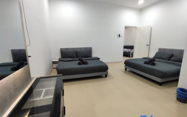 UjongPasir ModenHouse - Karaok/MsgChair/ArcadeGame