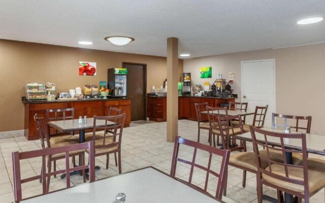 Rodeway Inn & Suites Ontario