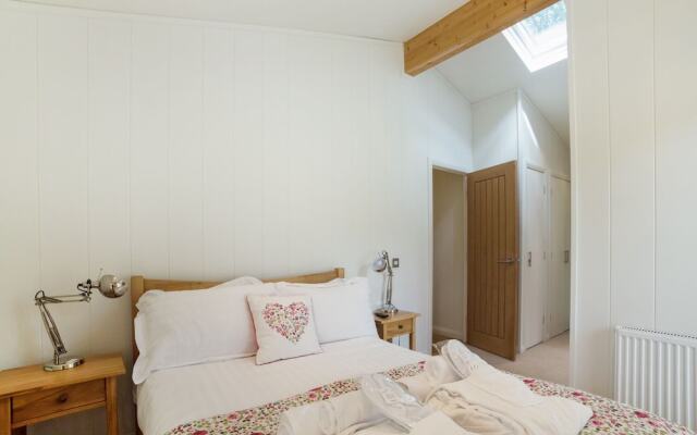 1 Streamside, Looe