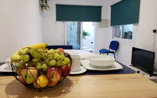 Modern & Cozy Studio w/ Backyard Near City Center