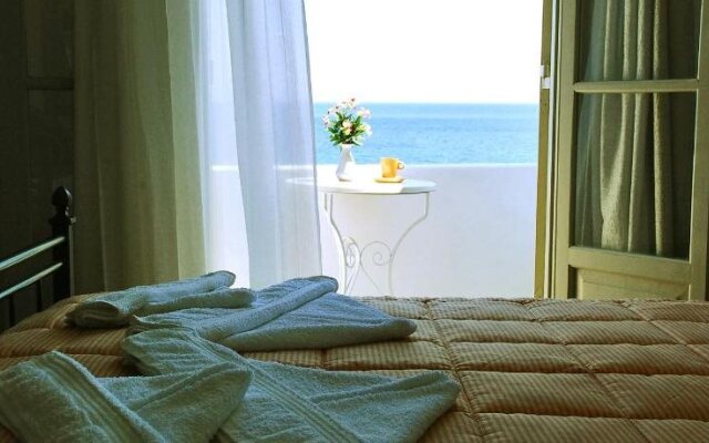 Vrohaki Studios & Rooms