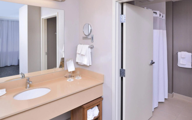 Courtyard by Marriott Columbus Grove City