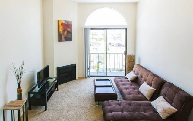 Hollywood Bowl Residence