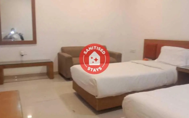 Pop 90621 Hotel Vedant
