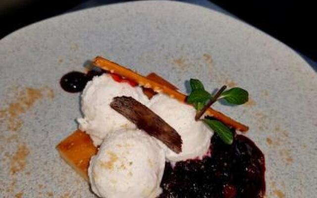 Villa Lucerna Sports & Hotel Resort