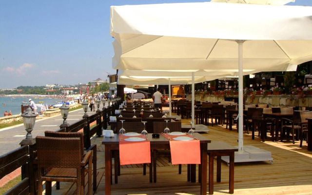 Side Beach Club Hotel