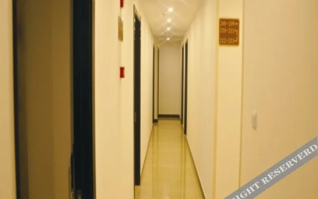 Zsmart Hotel (Shanghai Ningguo Road Subway Station)