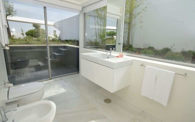 Modern Villa in Obidos Lisbon With Garden and Pool