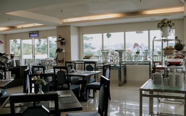 Padjadjaran Suites Hotel Bogor