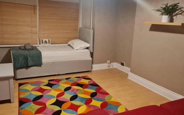 Stunning 1 bed Flat in Newport-f3