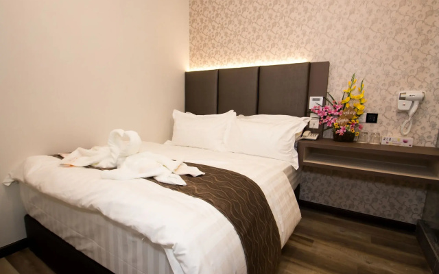 Spring Season Hotel