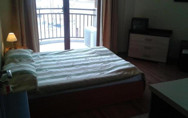 Summer Breeze Apartments