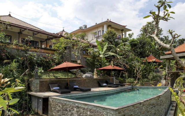Tini Villa