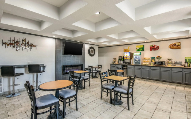 Quality Suites Maumelle - Little Rock NW