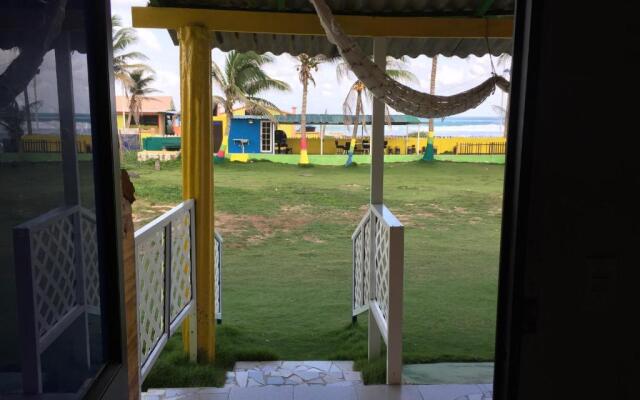 Yellow Moon Guesthouse  Apartments