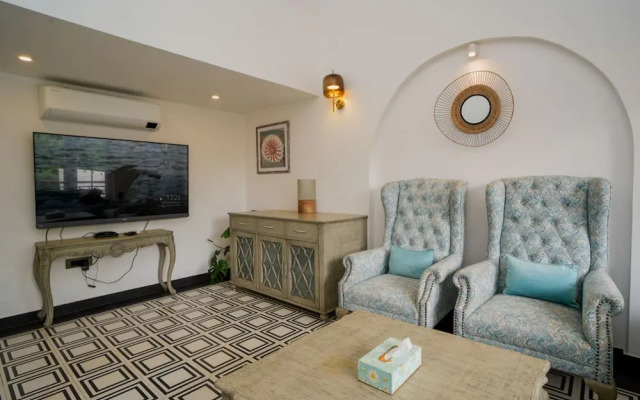 Villa Bauhinia - 5bhk With Pool 10 Mins to Beach