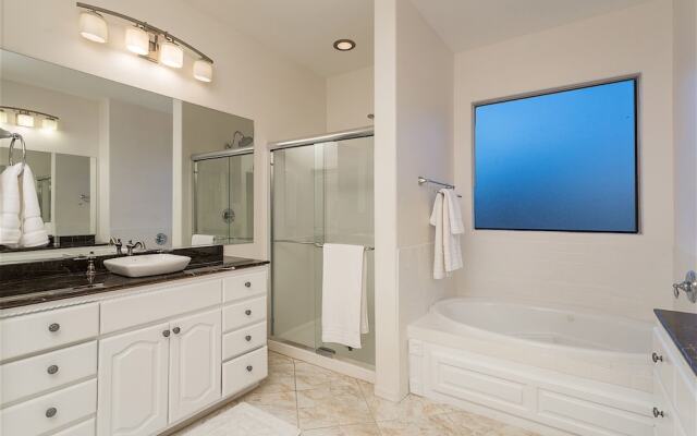 Pinnacle Vista 5 BR by Casago