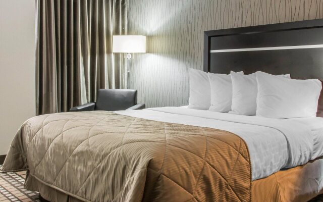Clarion Hotel & Suites