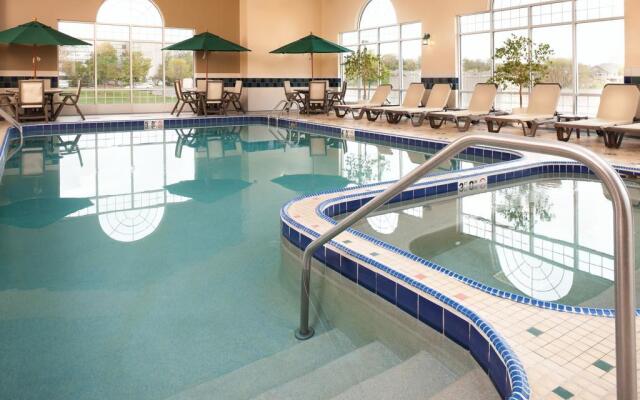 Country Inn & Suites by Radisson, Milwaukee West (Brookfield), WI