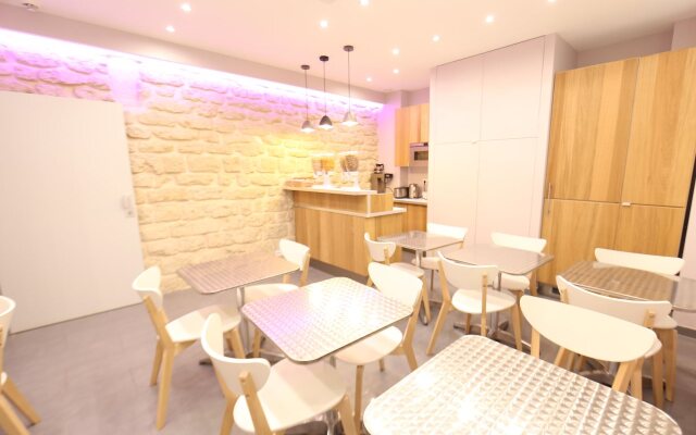 Sweet Hotel