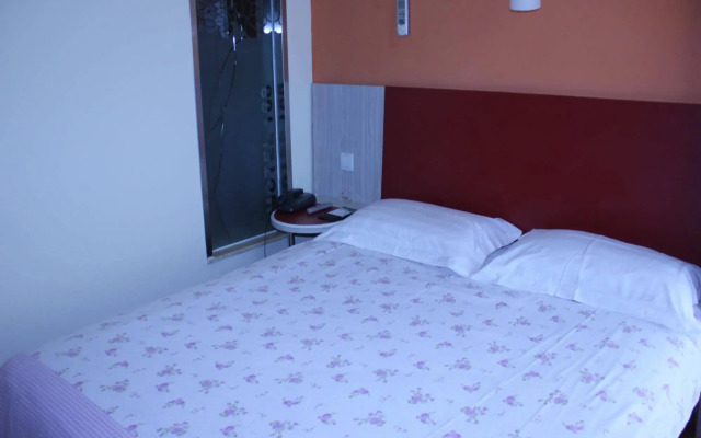Motel 168 North Song Wei Road Inn
