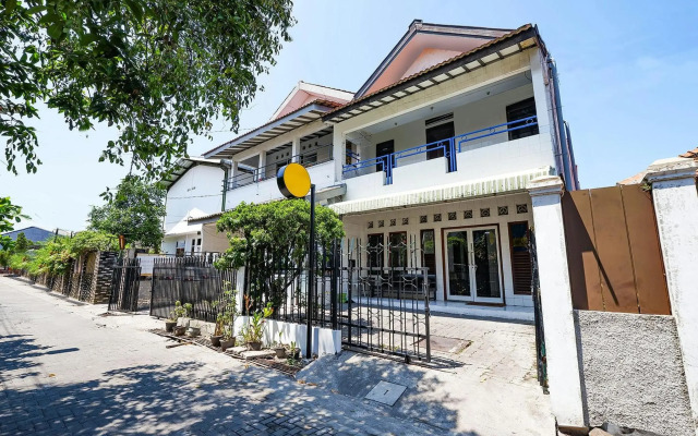 SPOT ON 1942 Asia Residence