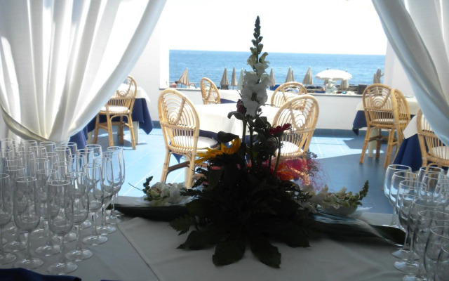 Arathena Rocks Hotel