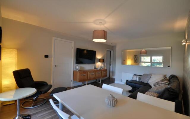 The Garden Apartment, Near Airport & City