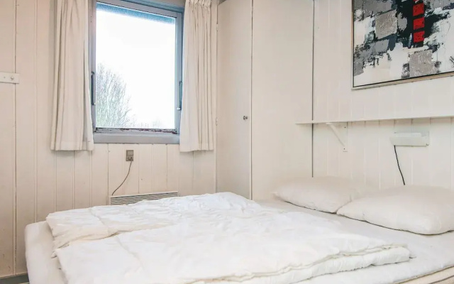 Riveting Holiday Home in Hemmet near Sea