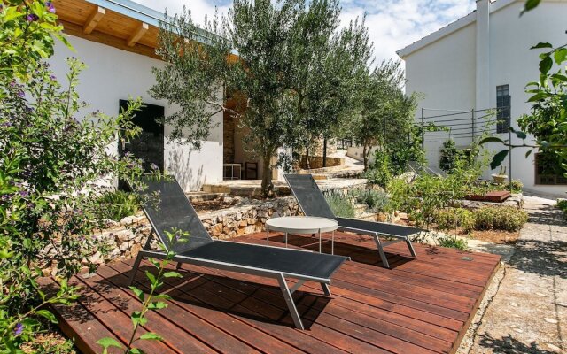 Spacious Holiday Home in Seget Vranjica With Garden