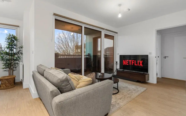 London - 1 Bed Apartment - Sleeps 2 - Long Stays