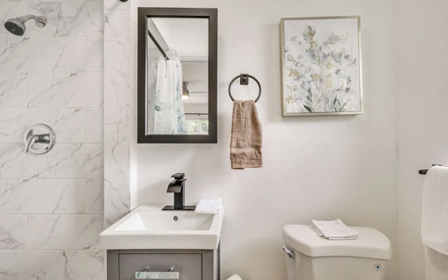 Hollywood Hideaway: Close to Dtwn & Beaches