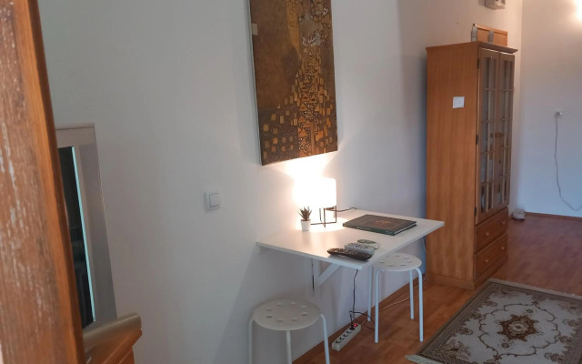 Cosy Rooftop studio with balcony