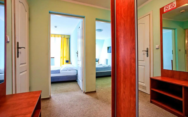 Centrum Szkoleniowo Rekreacyjne Hotel Karolinka