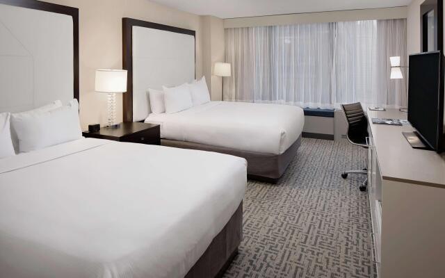 DoubleTree by Hilton Chicago - Magnificent Mile