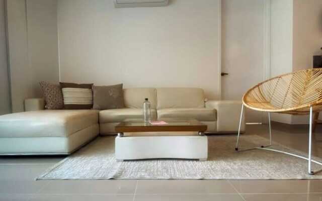 w Incredible 2BR w Unique View n AC