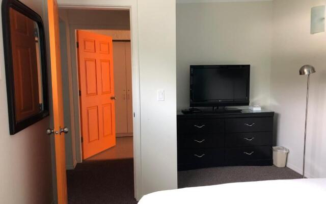 Holiday Beach Resort Motel