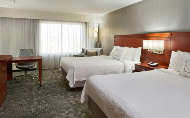 Courtyard by Marriott Kingston Highway 401/Division Street