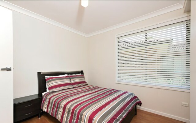 Little Beach House, 8 Mistral Close