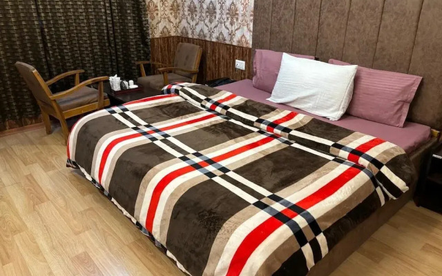Hotel Golden Palm by Rattan's 1925