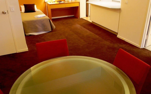 Best Western Riverside Apartments