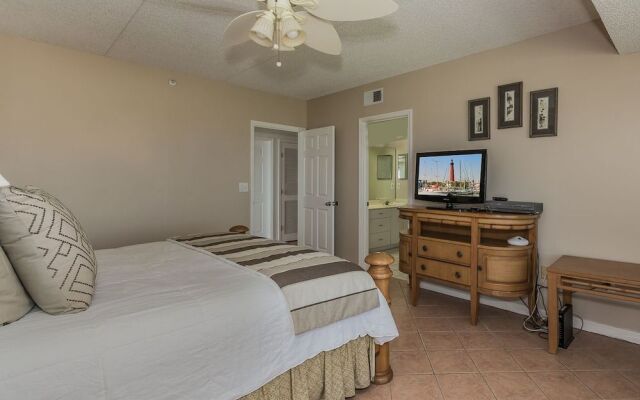 OC201 - Ocean Condo by RedAwning