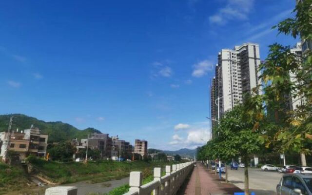 Yufeng International Hotel