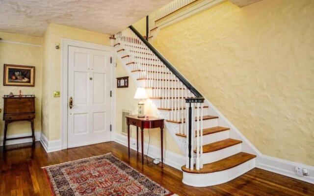 Knollwood House Bed & Breakfast