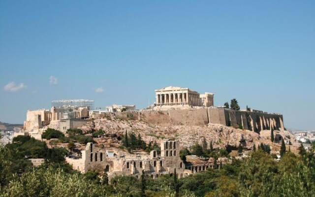 Your Home under the Acropolis Roofdeck