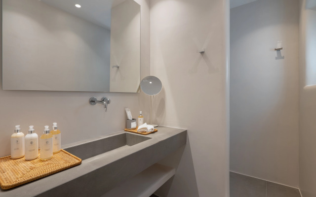 NĒRO Light-Filled Suites