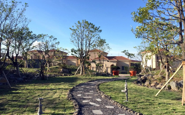 Camphortree Hotel & Resort