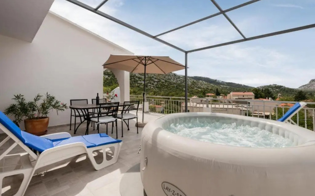Panoramico penthouse with whirlpool