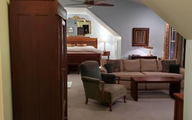 Morehead Inn