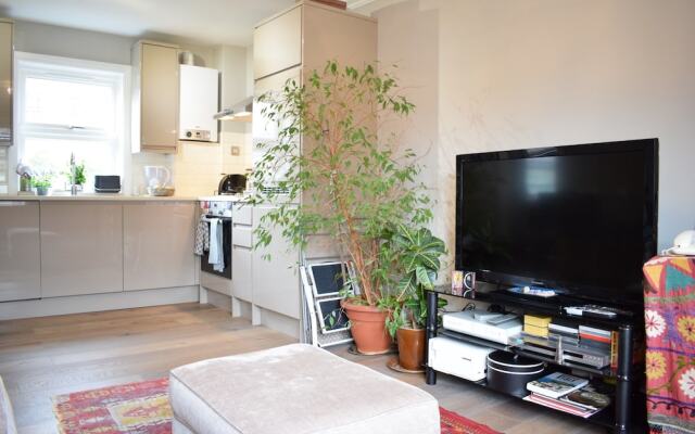 Spacious 1 Bedroom Apartment in Camberwell